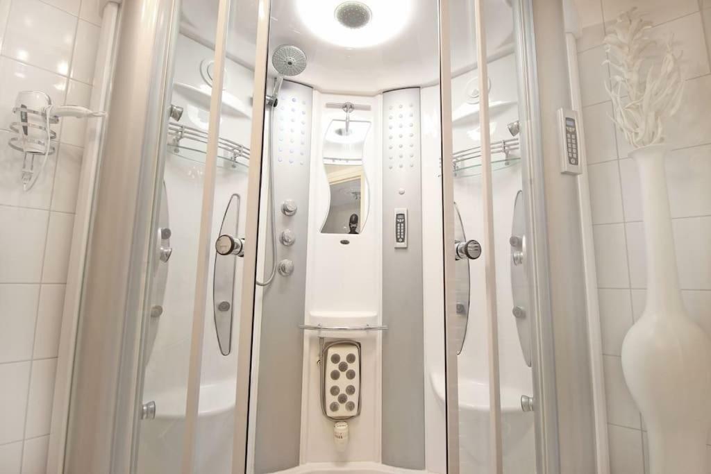 White Luxury Penthouse In City Centre Amsterdam Esterno foto