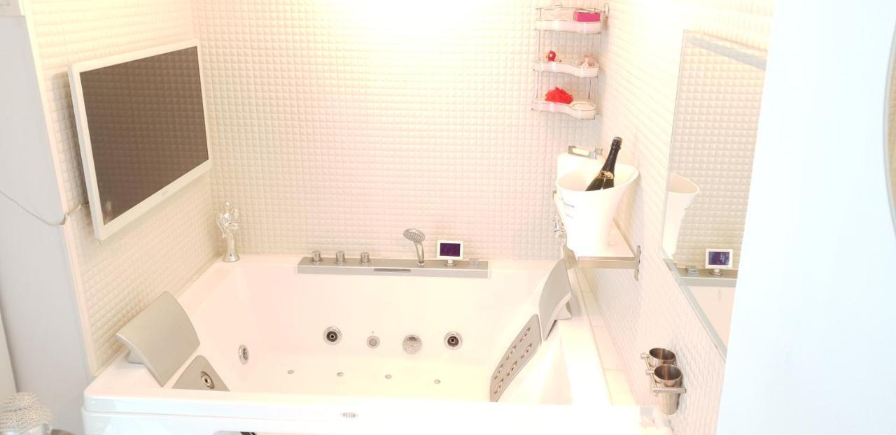 White Luxury Penthouse In City Centre Amsterdam Esterno foto